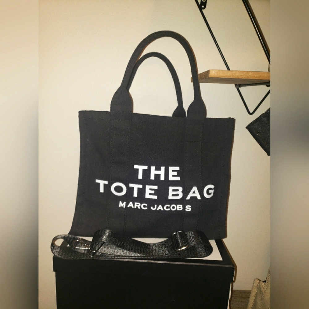 Marc Jacobs the tote bag